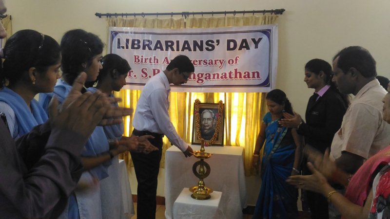 11-8-2017 Librarian Day_ (1).jpg